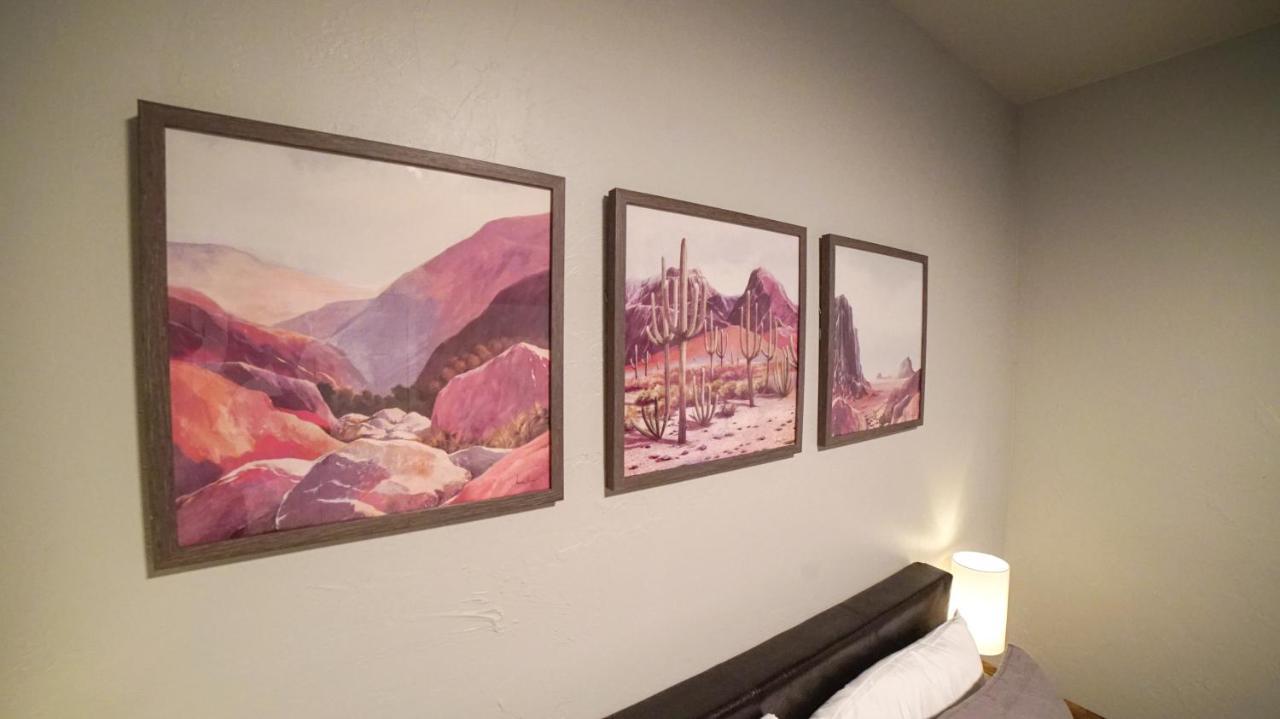 Rock & Roll House, Fiber Internet, Roku Tv, Washer & Dryer, By Dt Chickasha & Leg Lamp! ภายนอก รูปภาพ